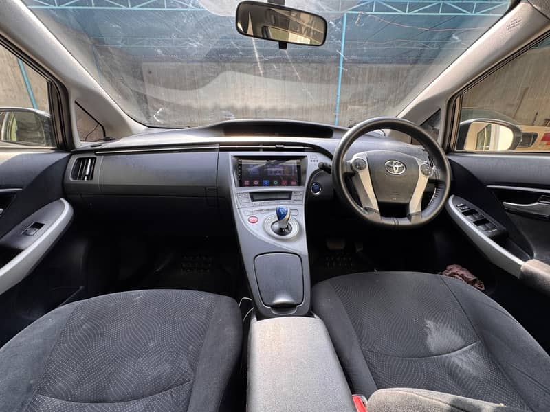 Toyota Prius 2014 16