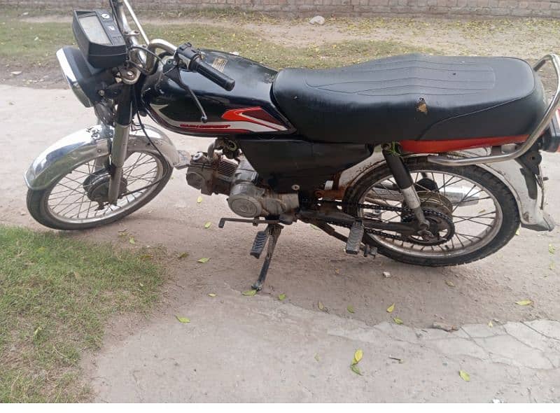 Honda cd 70 black 4