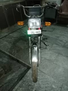 Honda cd70 ha 2011 model ha document clear hain  or 2no tyer new hain