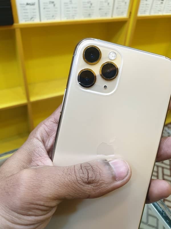 iPhone 11pro non pta 64gb no exchange only cash plz bhes na kry 1