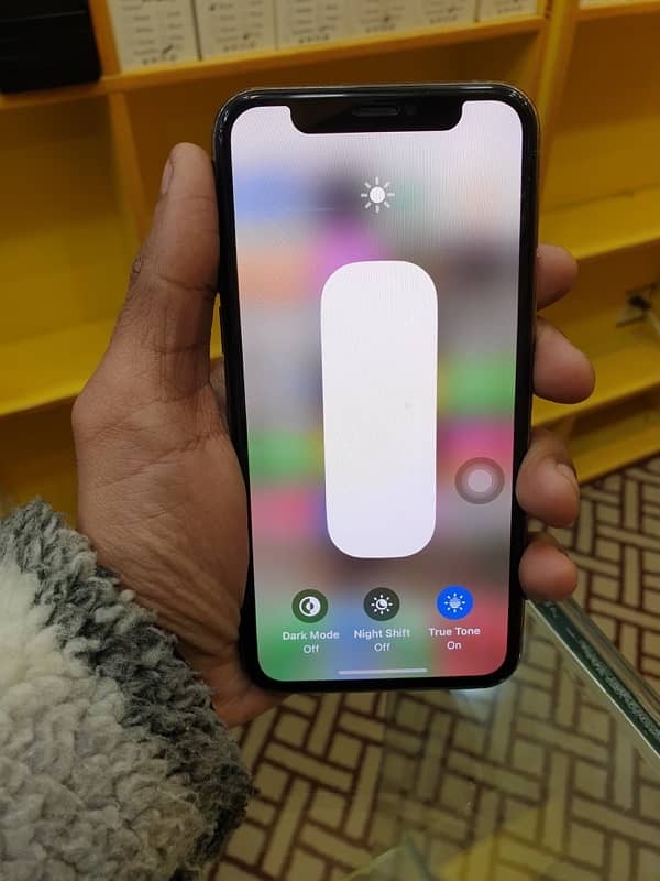 iPhone 11pro non pta 64gb no exchange only cash plz bhes na kry 7