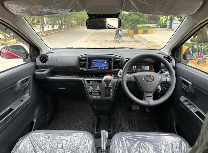 Daihatsu Mira 2018 3