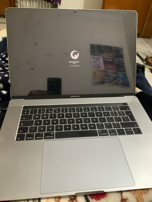 MacBook Pro 15.3 Inches 2