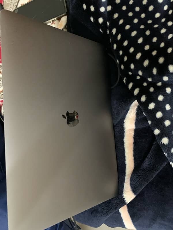 MacBook Pro 15.3 Inches 4