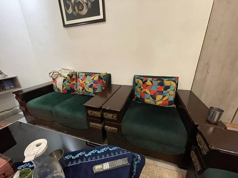 Sofa set with cushions 2