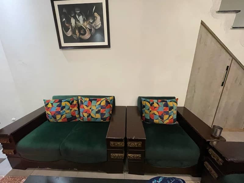 Sofa set with cushions 5