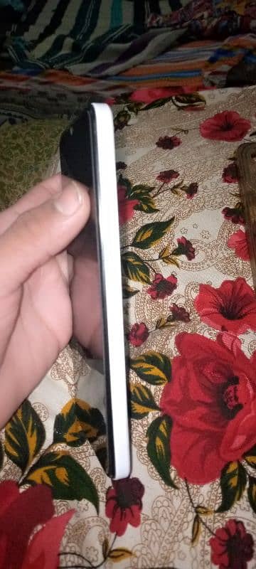 Infinix Smart 7 HD with Box and Charger 3