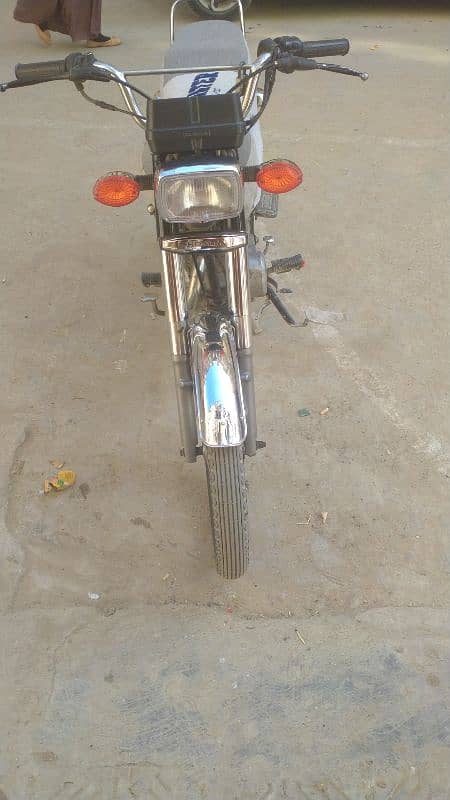 Honda CG 125 Faisalabad number hai 0/3/0/1/2/6/2/9/4/6/1 3