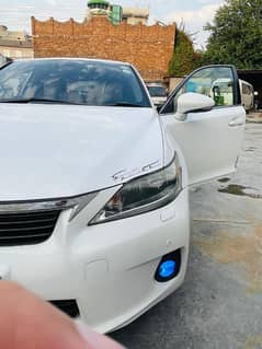 Lexus CT200h 2011