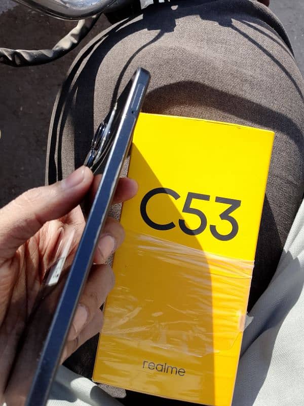 REALME C53 6 128 WITH BOX AND CHARGER 3