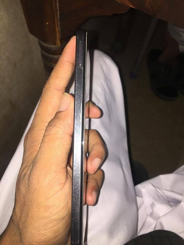 REALME C53 6 128 WITH BOX AND CHARGER 9