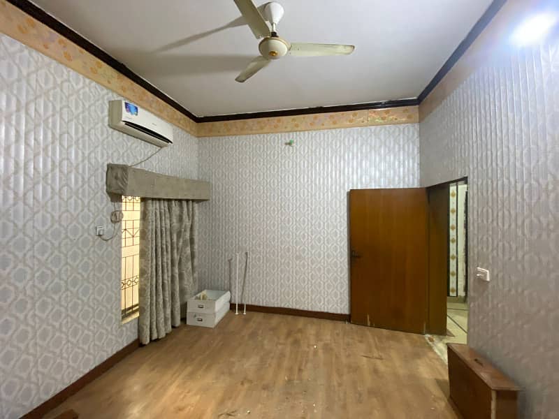 10 marla Ground portion 2 bed 2 bath with Basement for Rent Ali Park (Ghousia Masjid) near Bhatta Chowk Lahore Cantt 7