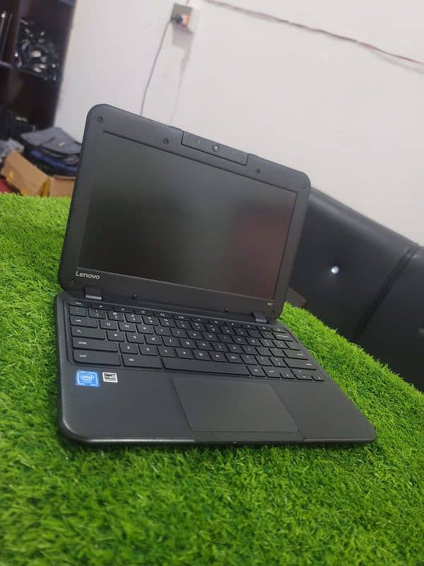 Lenovo chromebook 4GB SSD RAM 16 SSD ROM 0