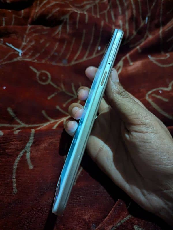 OPPO F1s 2