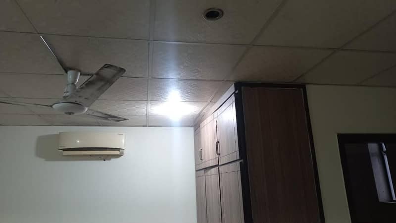 1 BED GOOD EXCELLENT IDEAL CONDITION IDEAL FLAT FOR RENT IN SECTER C BAHRIA TOWN LAHORE 2