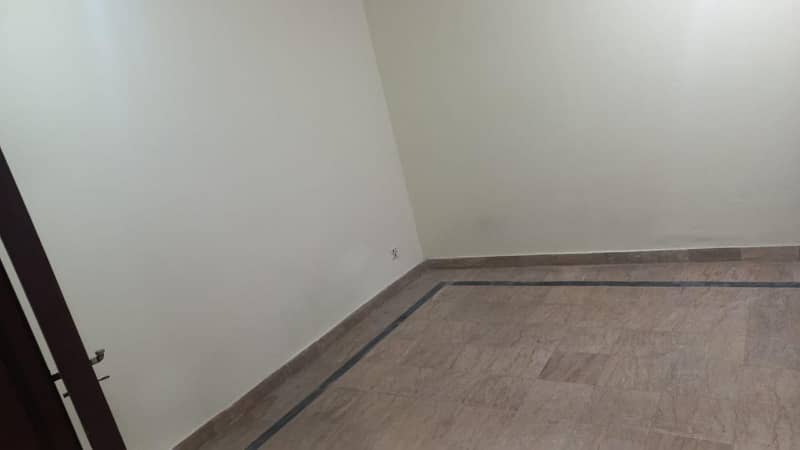 1 BED GOOD EXCELLENT IDEAL CONDITION IDEAL FLAT FOR RENT IN SECTER C BAHRIA TOWN LAHORE 3