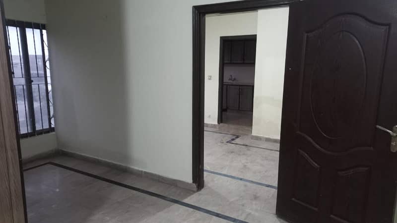 1 BED GOOD EXCELLENT IDEAL CONDITION IDEAL FLAT FOR RENT IN SECTER C BAHRIA TOWN LAHORE 4