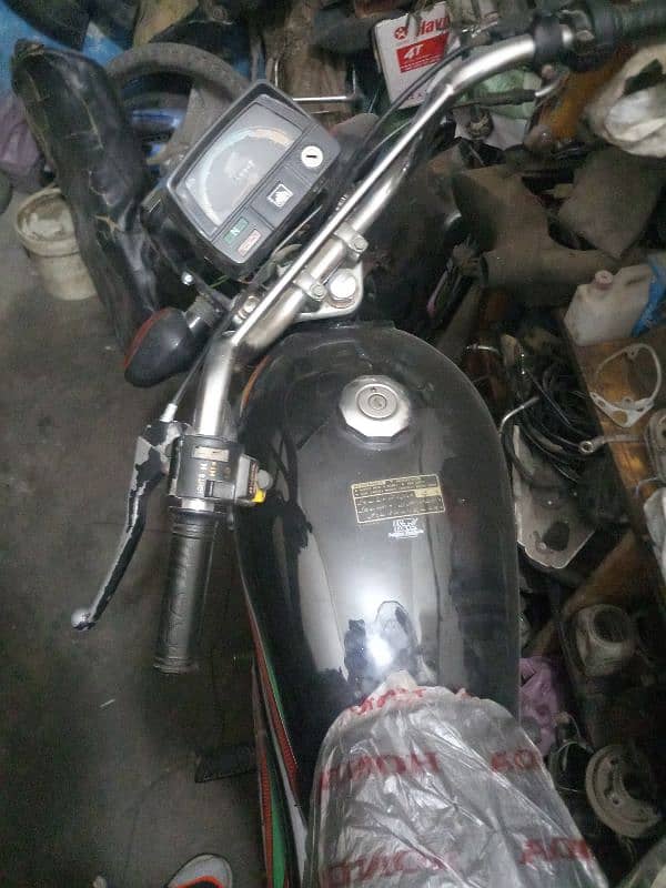 ap bike ko pick ma dake sakte hai 03462749928 is num pa call kare bhai 3