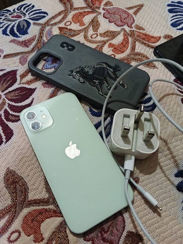 iphone 12, 10 by 10 condition,light green colour,Factory locked 1