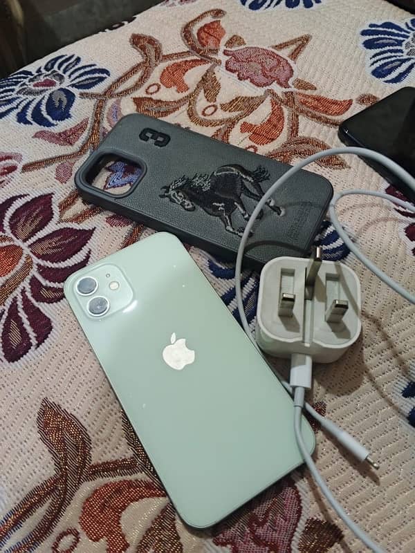 iphone 12, 10 by 10 condition,light green colour,Factory locked 5