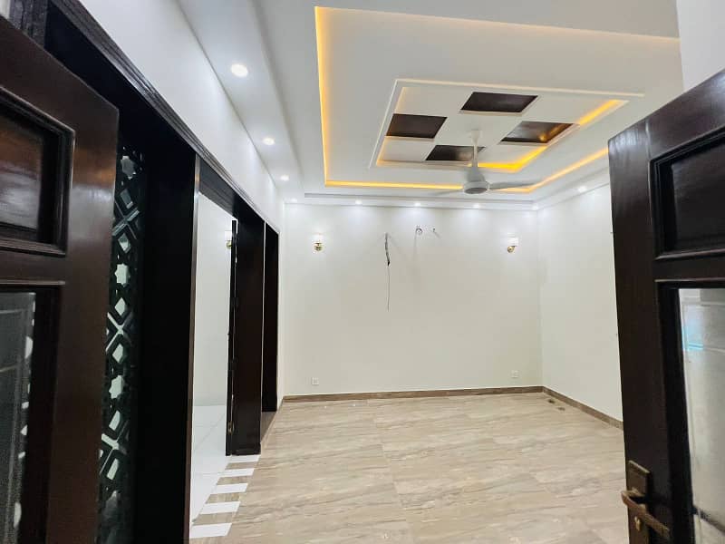 10 MARLA LIKE A NEW FULL HOUSE FOR RENT IN BAHRIA TOWN LHR 2