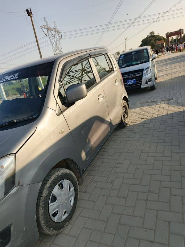 Suzuki Wagon R 2015 3