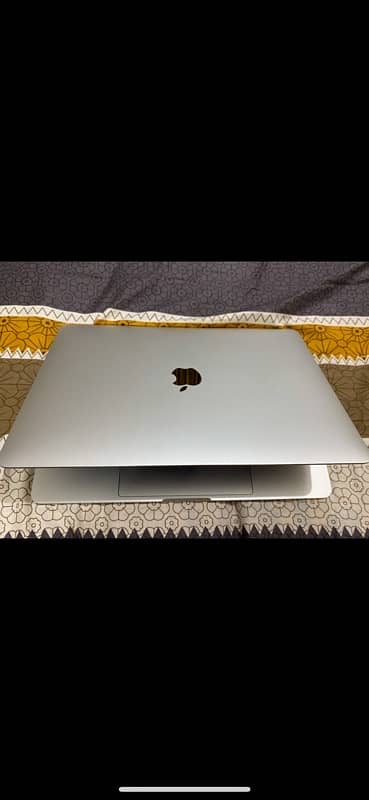 macbook pro 2017 2