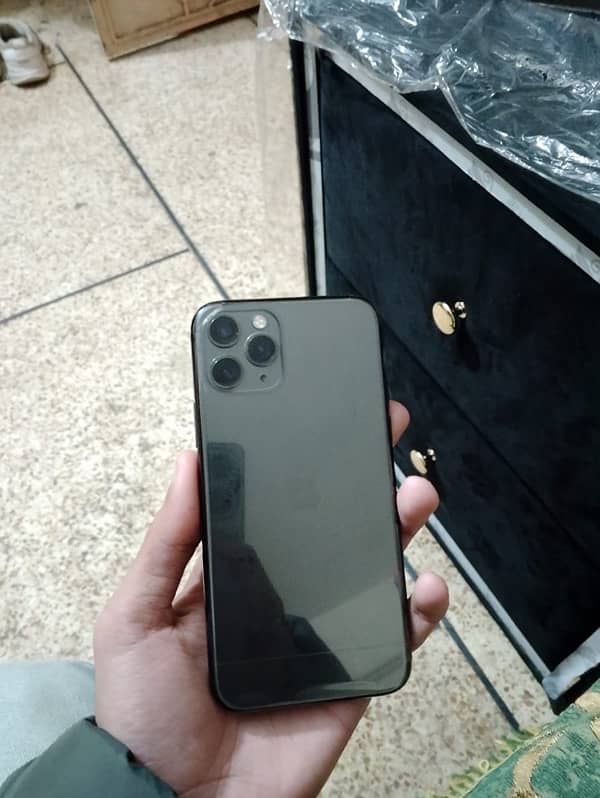 i phone 11 pro 256gb factory unlock/ 03256570048 1