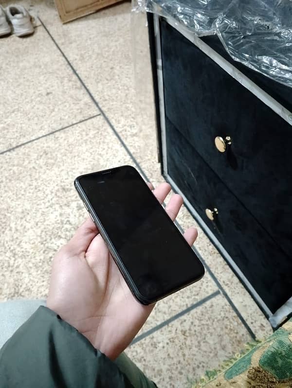 i phone 11 pro 256gb factory unlock/ 03256570048 2