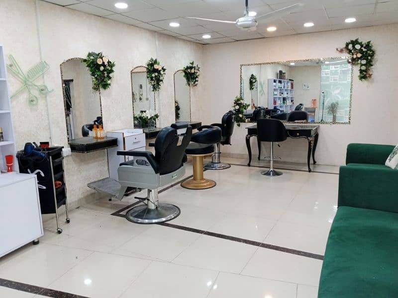 urgent for sale ladies saloon 7