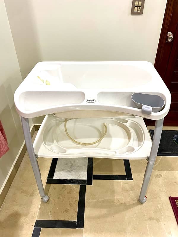 Baby Bath and Changing Station 0