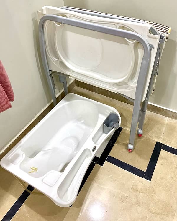 Baby Bath and Changing Station 5