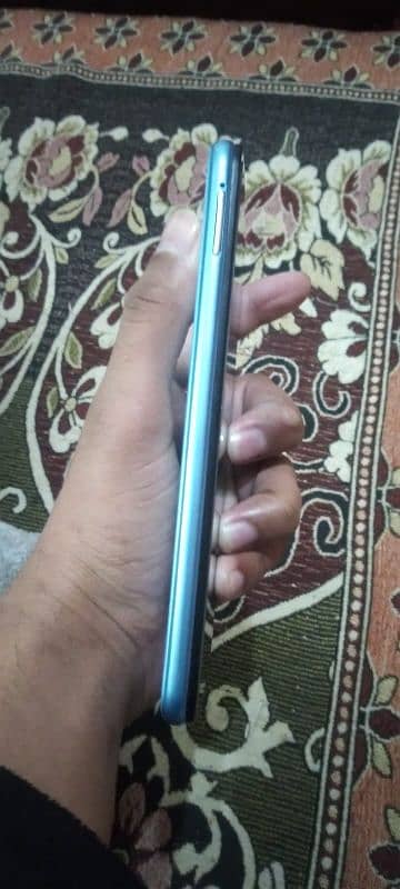 10 by 10 lush condition Vivo y17 mobile 4