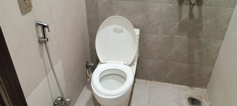 STUDIO EXCELLENT GOOD CONDITION IDEAL LOCATION FLAT FOR RENT IN BAHRIA TOWN LAHORE 9