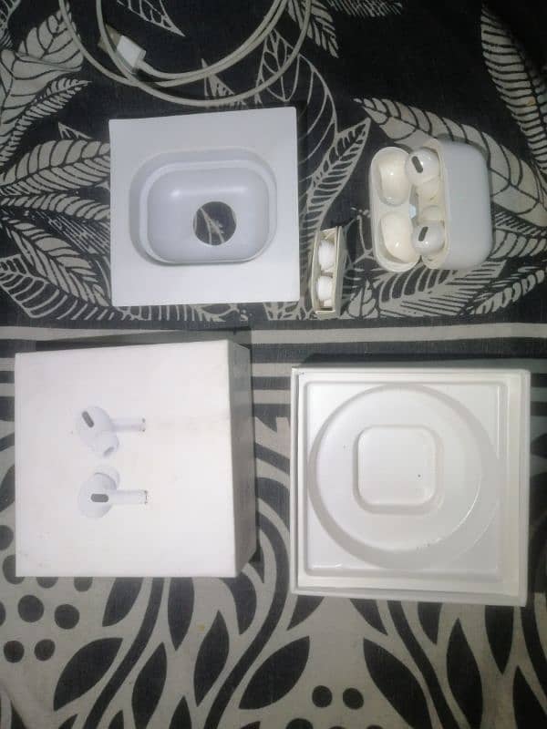 Apple Airpods pro2 made in Japan original condition 10/10 1