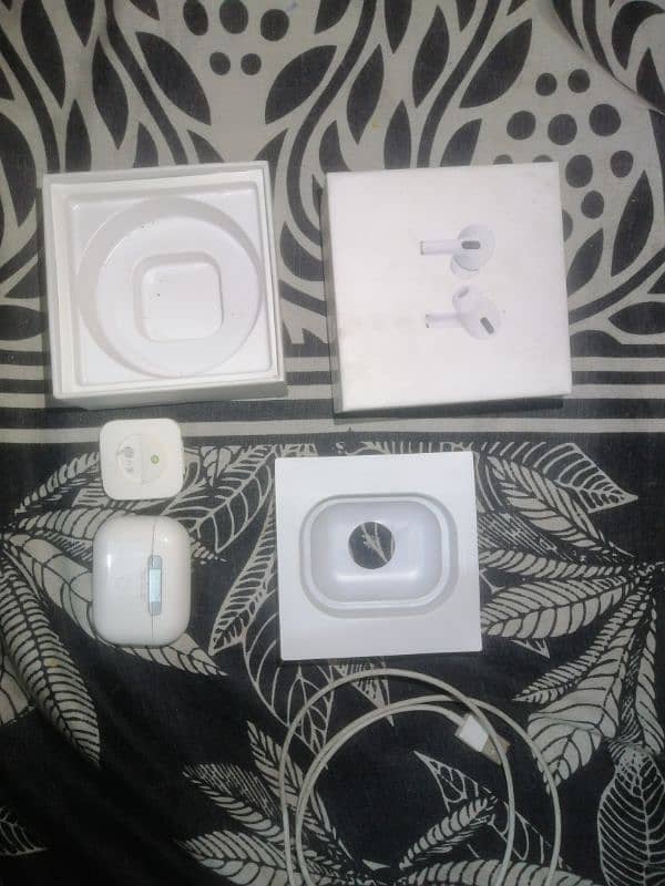 Apple Airpods pro2 made in Japan original condition 10/10 3