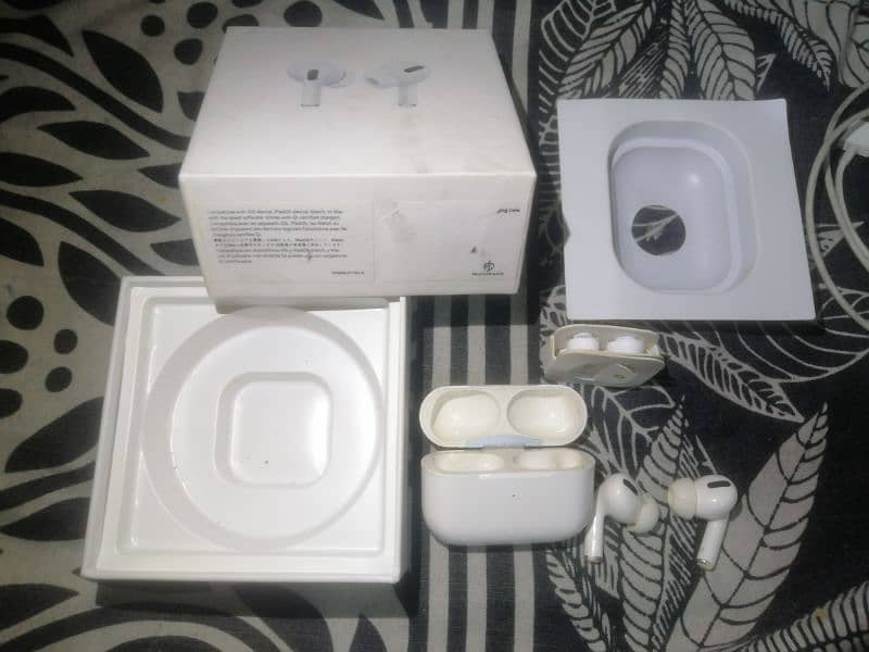 Apple Airpods pro2 made in Japan original condition 10/10 9