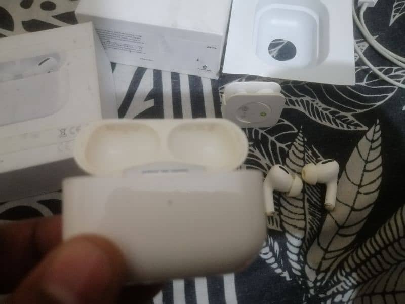 Apple Airpods pro2 made in Japan original condition 10/10 11