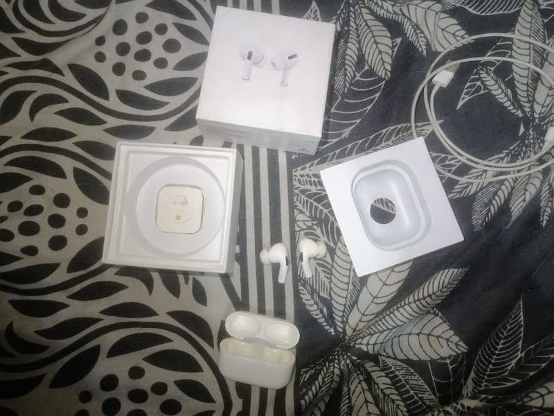 Apple Airpods pro2 made in Japan original condition 10/10 12