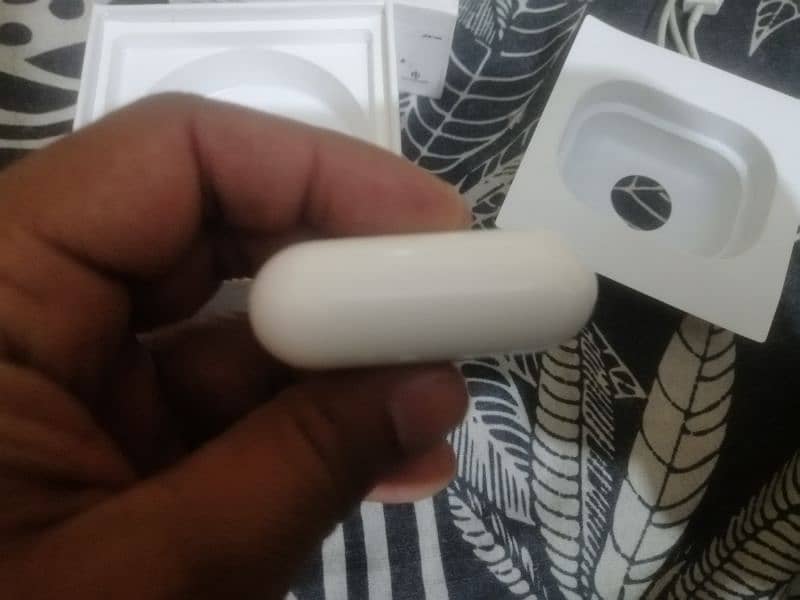 Apple Airpods pro2 made in Japan original condition 10/10 17