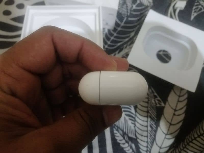 Apple Airpods pro2 made in Japan original condition 10/10 19