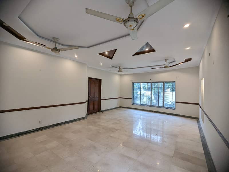 20-Marla Full House For Rent In DHA Ph-4 Lahore Owner Built House. 6