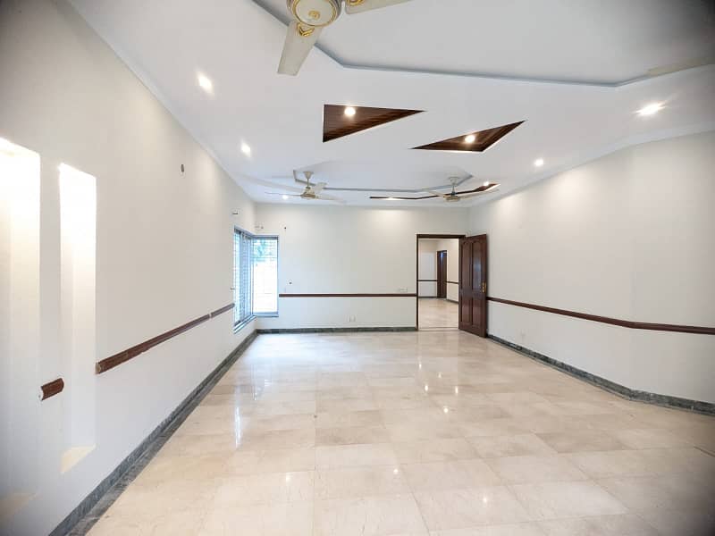 20-Marla Full House For Rent In DHA Ph-4 Lahore Owner Built House. 9