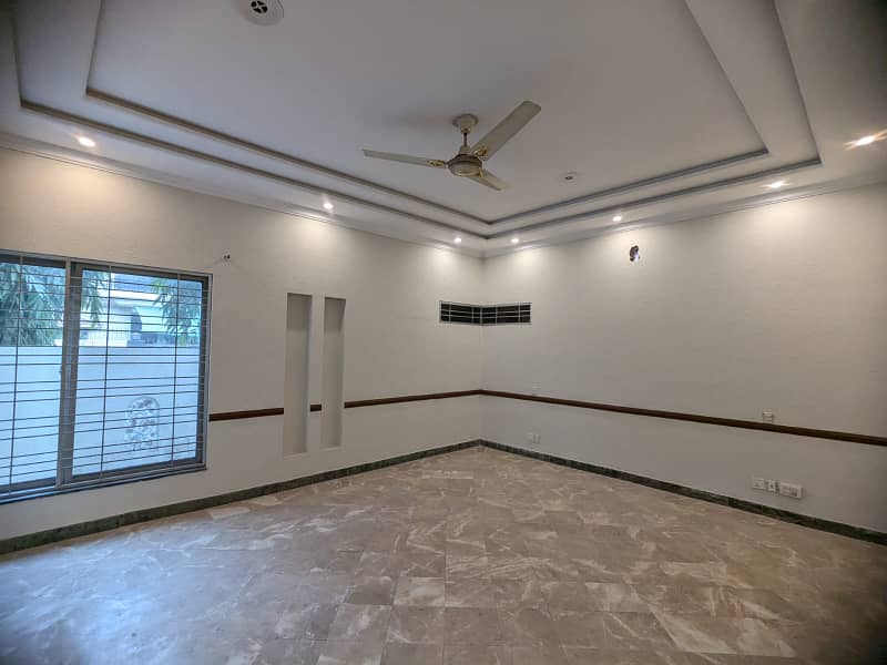 20-Marla Full House For Rent In DHA Ph-4 Lahore Owner Built House. 16