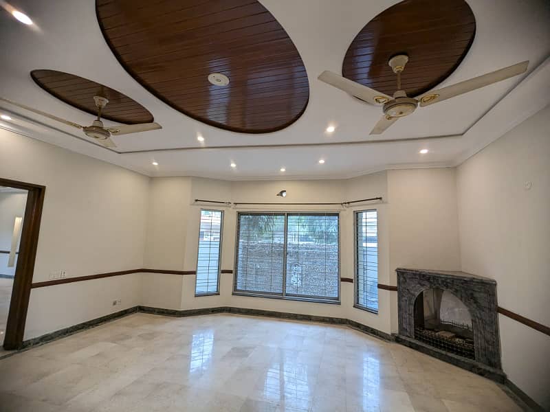 20-Marla Full House For Rent In DHA Ph-4 Lahore Owner Built House. 18