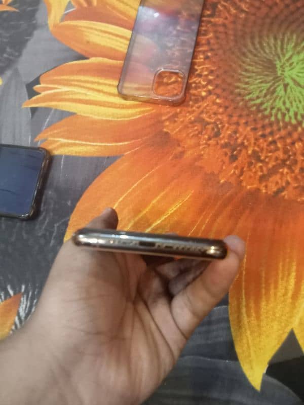 iphone 11 pro pta approved 64 gb 2