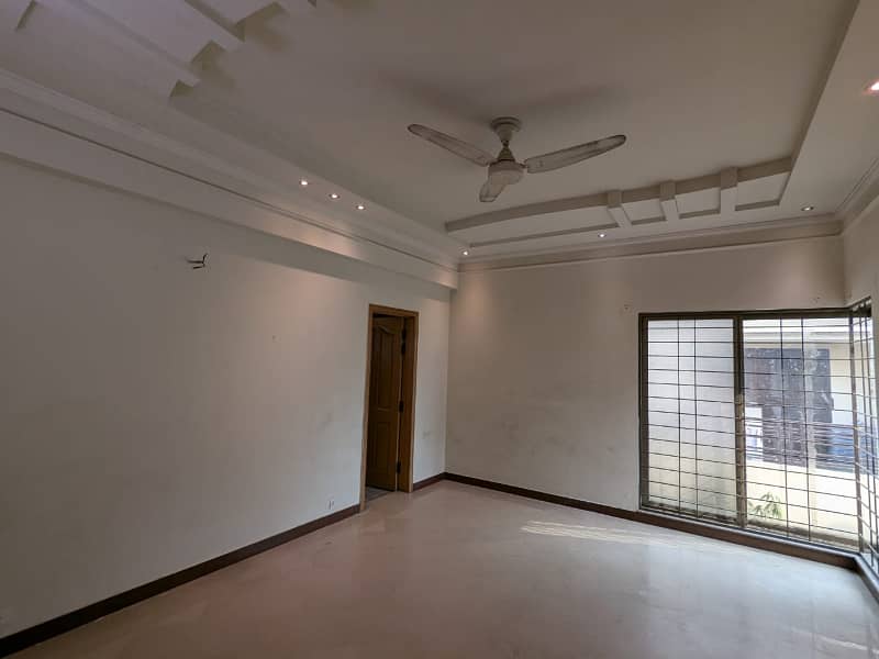 20-Marla Full House for Rent in DHA Ph-3 Y Block Lahore Owner Built House. 9