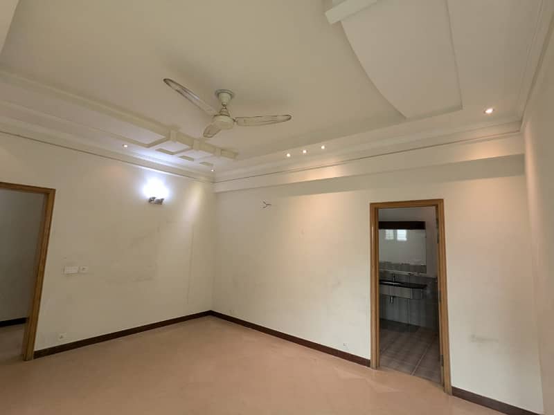 20-Marla Full House for Rent in DHA Ph-3 Y Block Lahore Owner Built House. 10