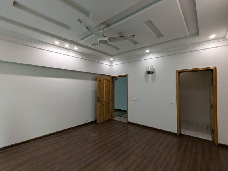 20-Marla Full House for Rent in DHA Ph-3 Y Block Lahore Owner Built House. 25