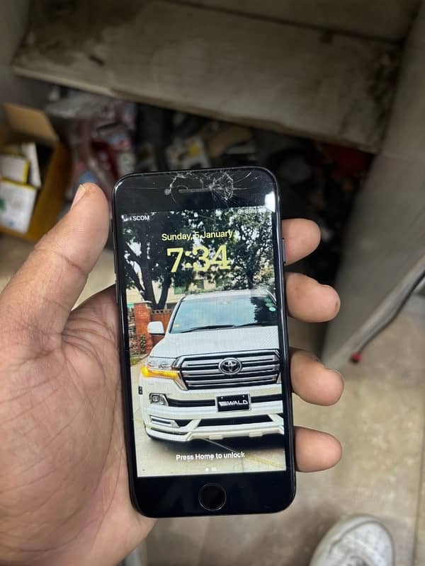 iphone 8 used 4